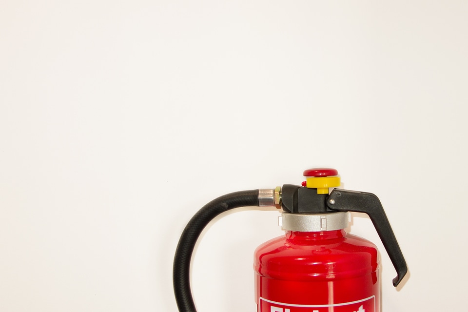 Delete fire fire extinguishing
