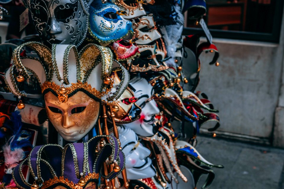 Assorted-color Mask