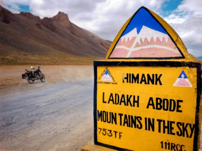 Landscape Sand Road Signage