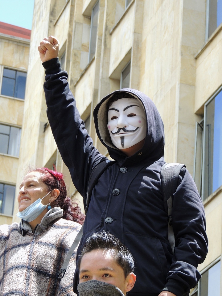 Mask bogotá protest