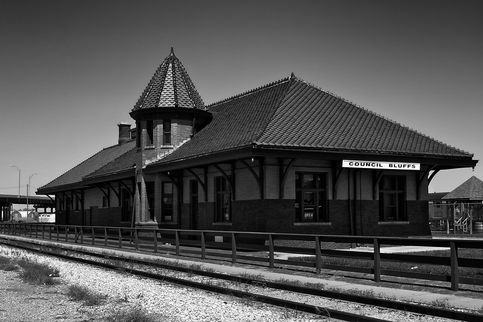 Building railroad railway