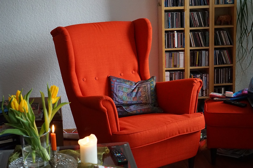 Seating area cozy red
