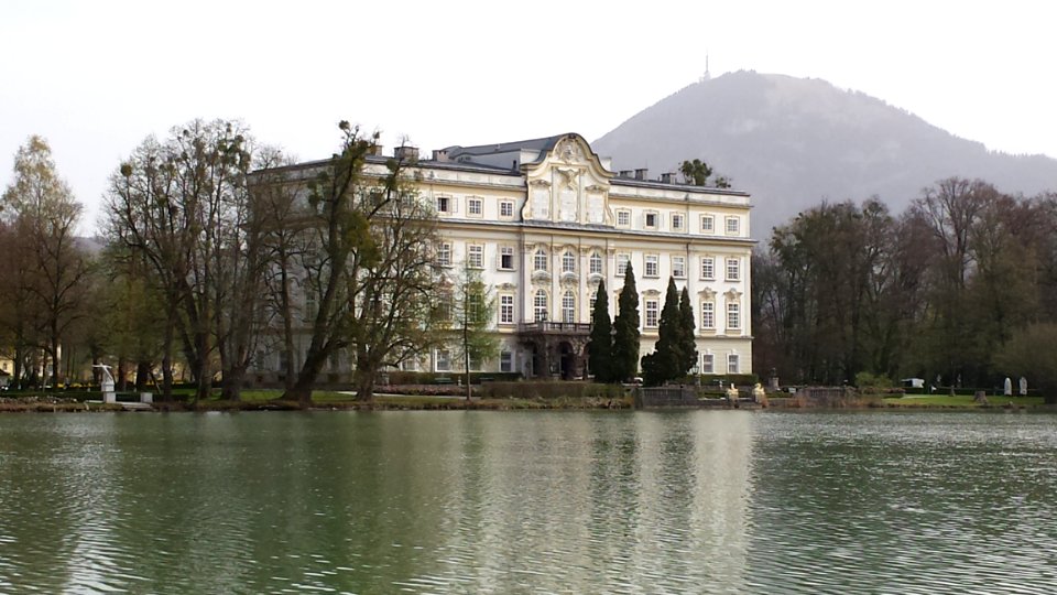 Estate Waterway Palace Water