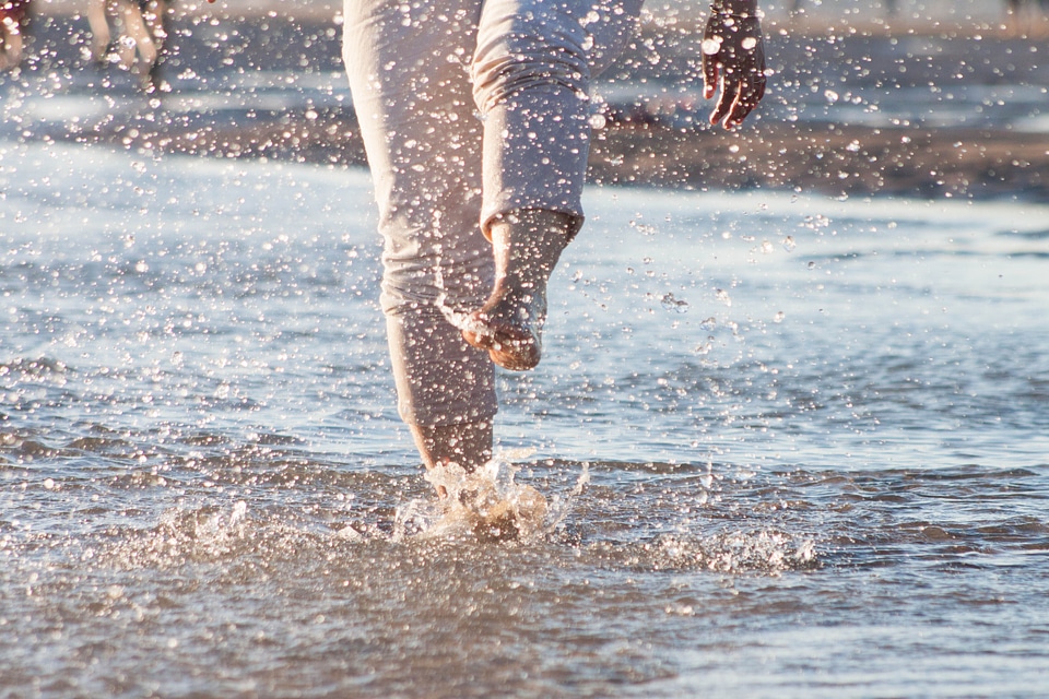 Legs kicking sea