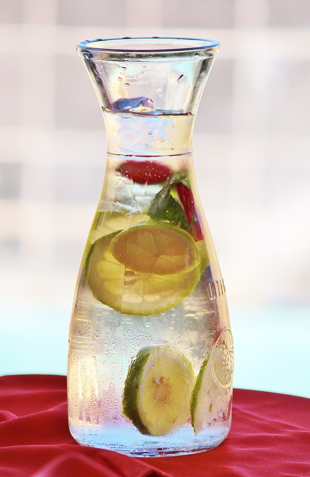 Drink lemon strawberry