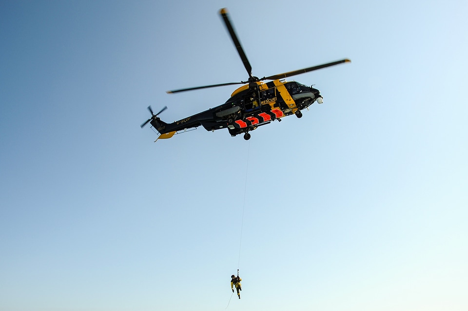 Rescue helicopter first help