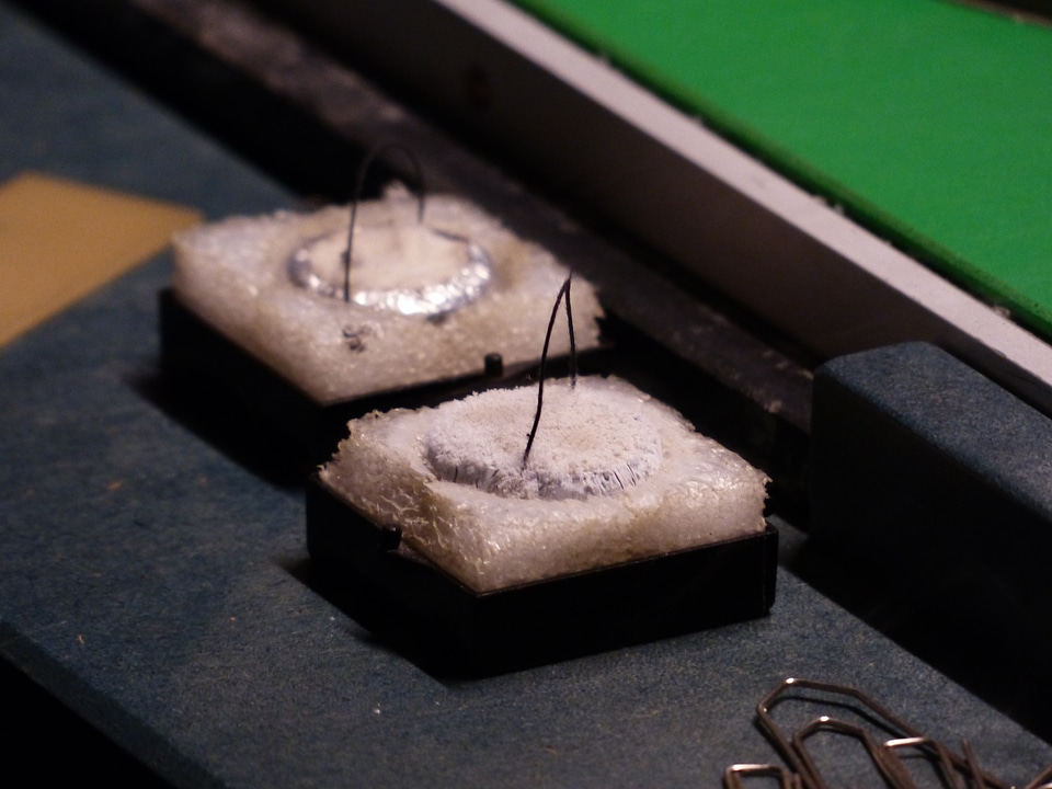Material electrical resistance critical temperature