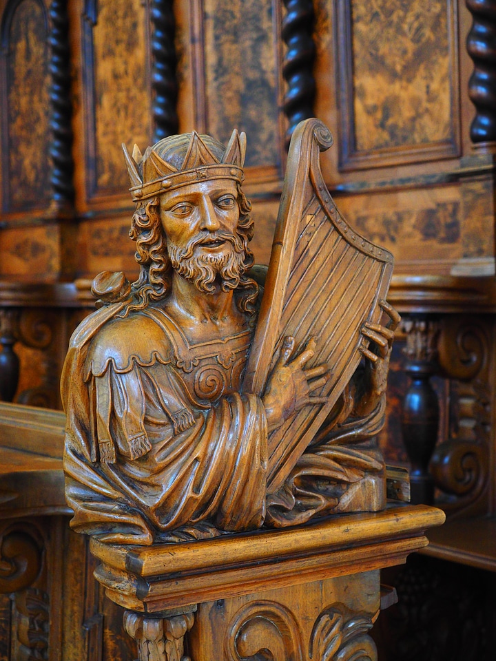 Holzfigur figure statue