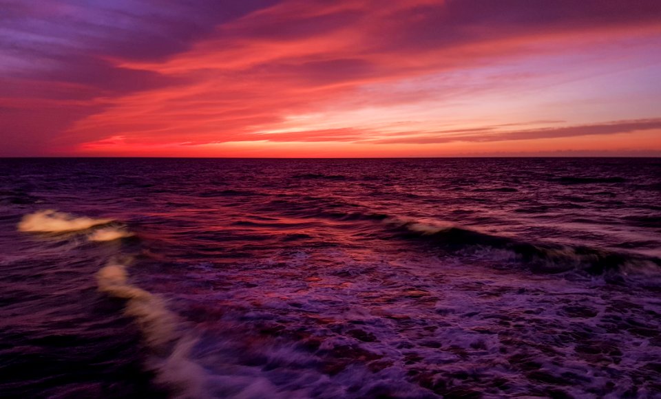 Water Waves Digital Wallpaper