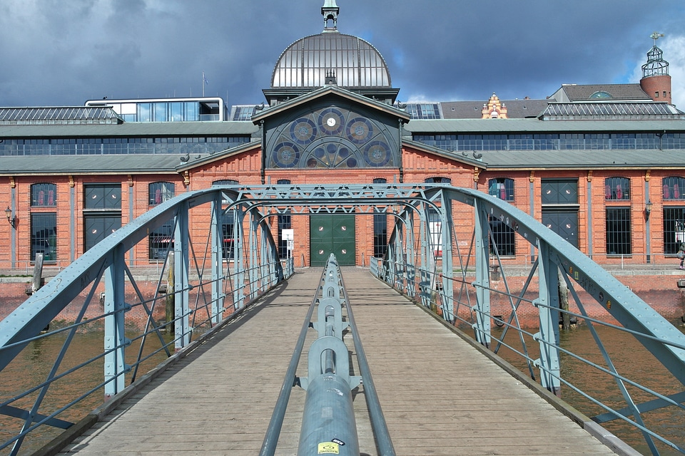 Hamburg fish market bridge