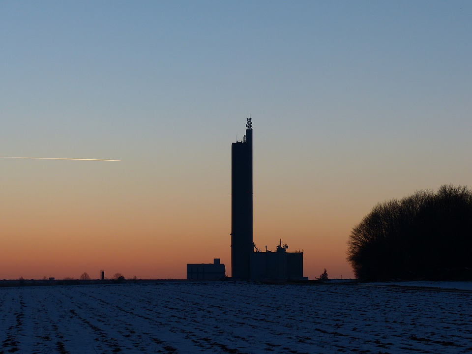 Aircraft contrail flour mill