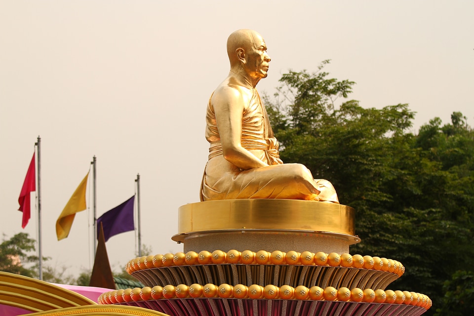 Buddhism phramongkolthepmuni dhammakaya pagoda photo