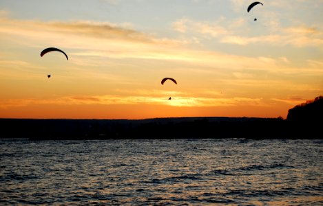 Sky, Air Sports, Horizon, Cloud