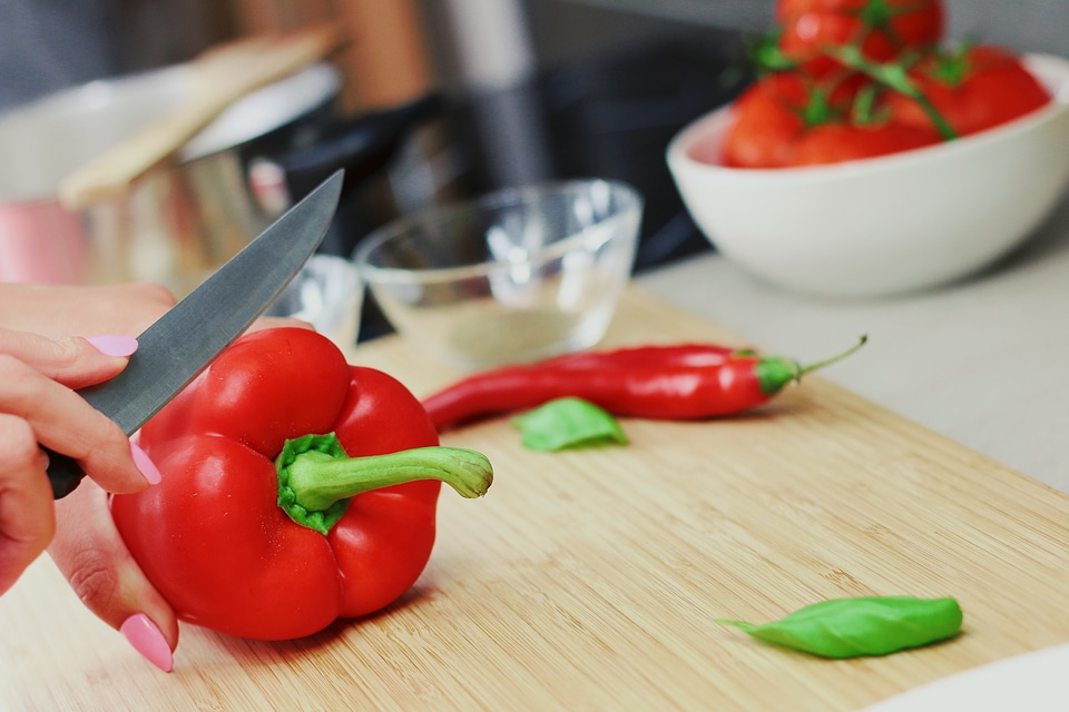Sweet pepper cutting slicing