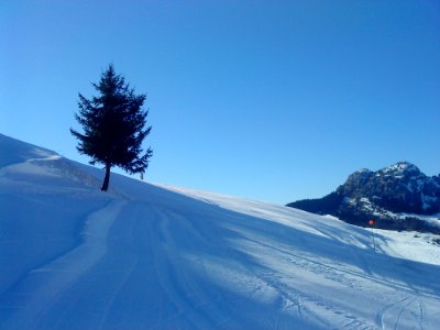 Sky, Mountain Range, Winter, Piste photo