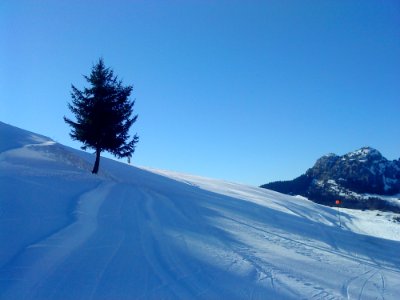 Sky, Mountain Range, Winter, Piste