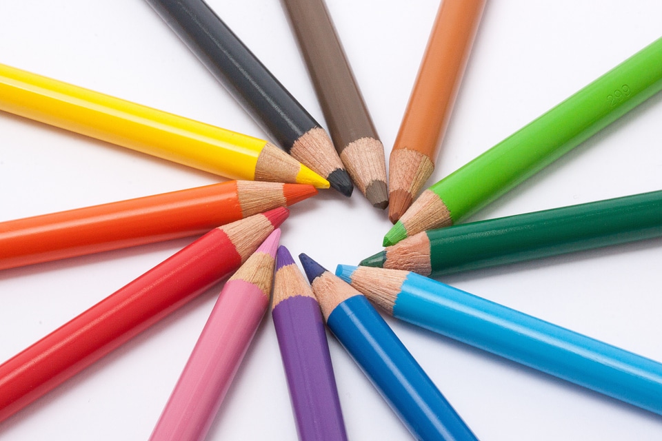 Color circle writing or drawing device colorful