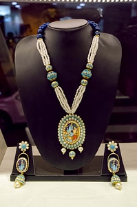 Pendant beads jewelry