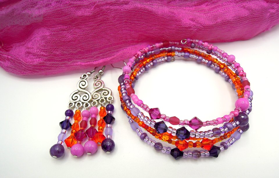 Jewellery, Fashion Accessory, Bead, Magenta