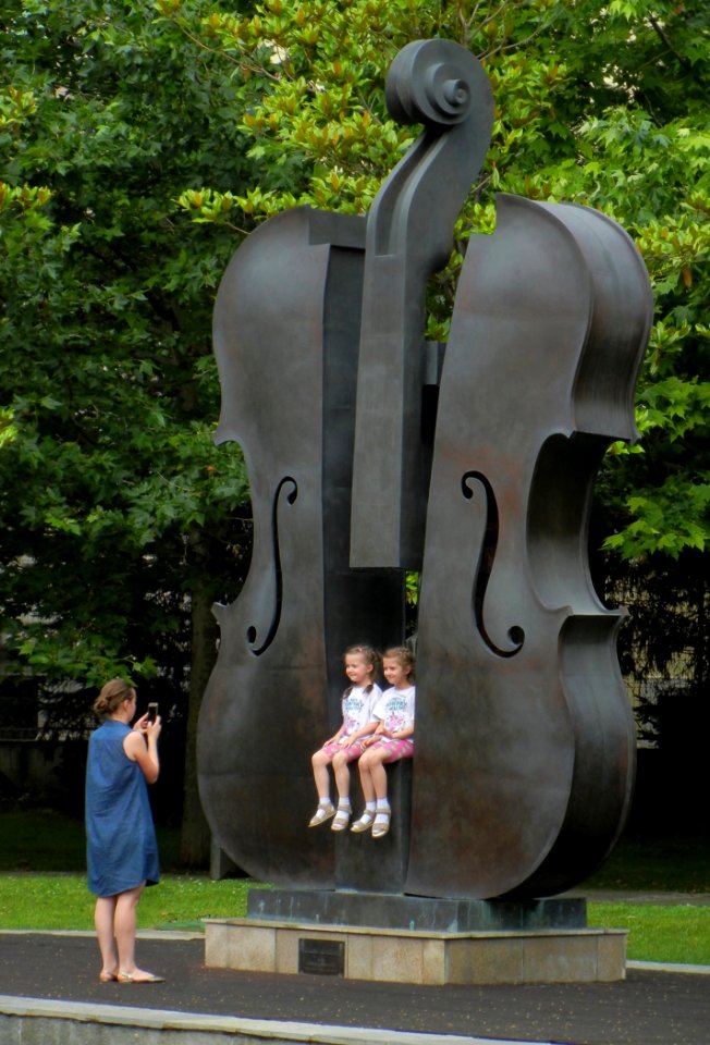 Sculpture, Statue, Monument, Tree