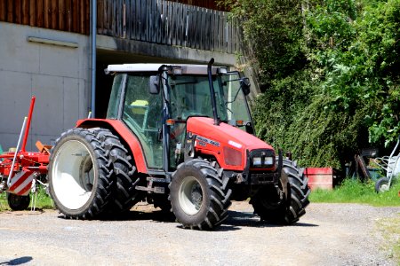 Tractor, Agricultural Machinery, Vehicle, Motor Vehicle photo