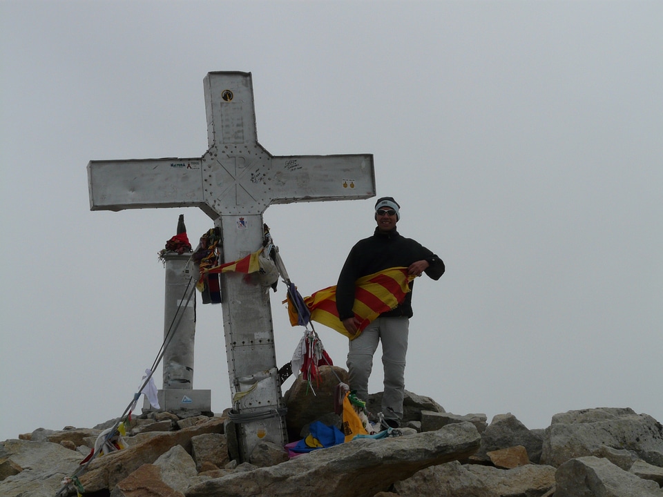 Pico aneto mountain alpine