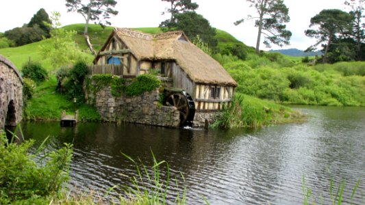 Waterway Cottage Reflection Bank