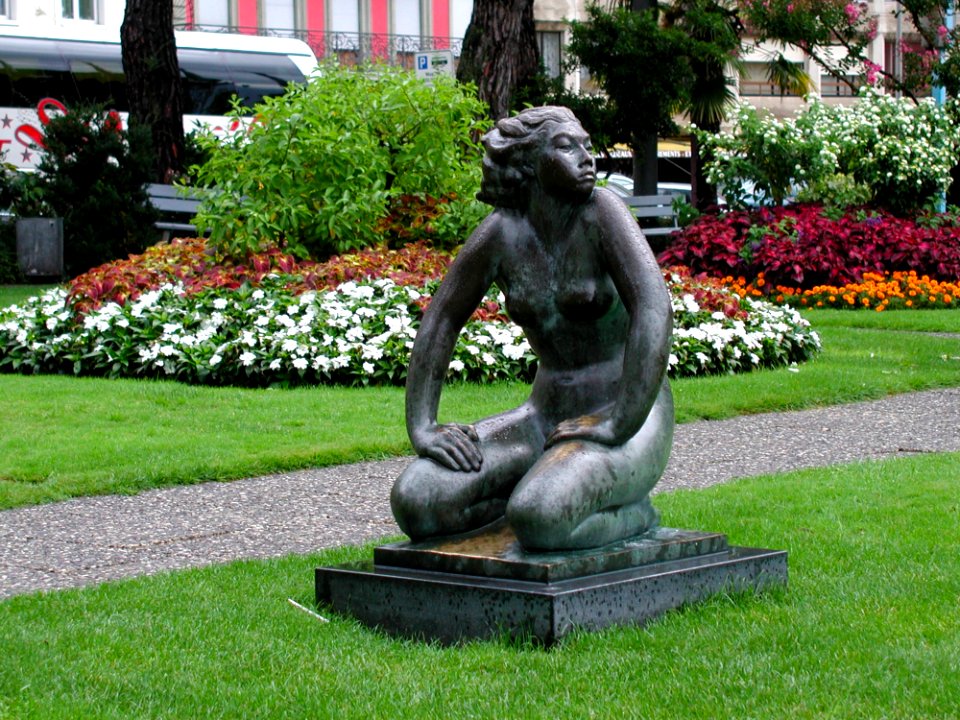 Sculpture Statue Garden Plant