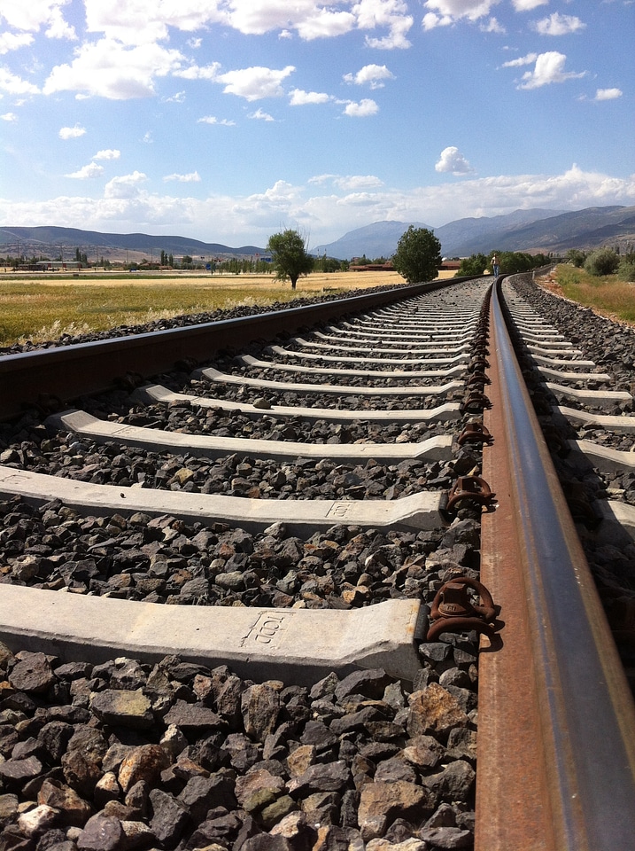 Trip uzaklar train