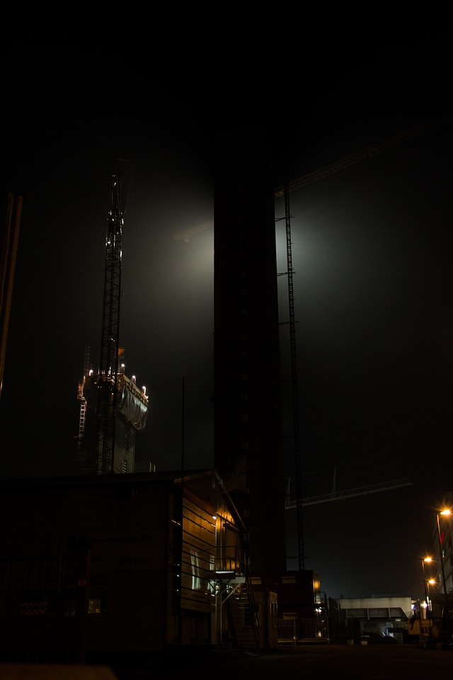 Light tower crane
