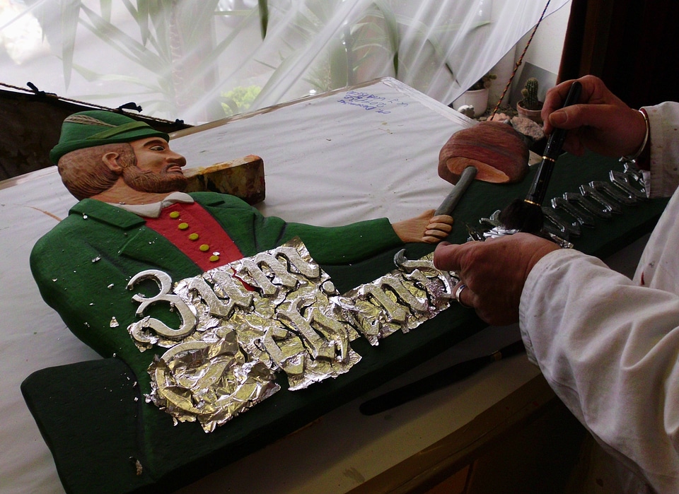 Silver plating silver leaf script painter