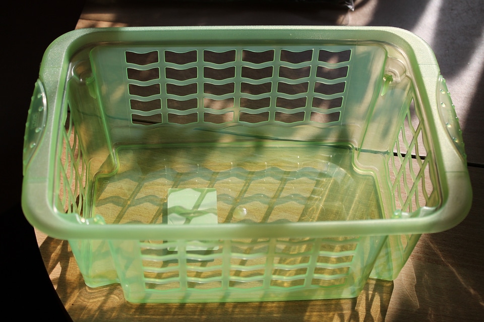 Basket plastic green