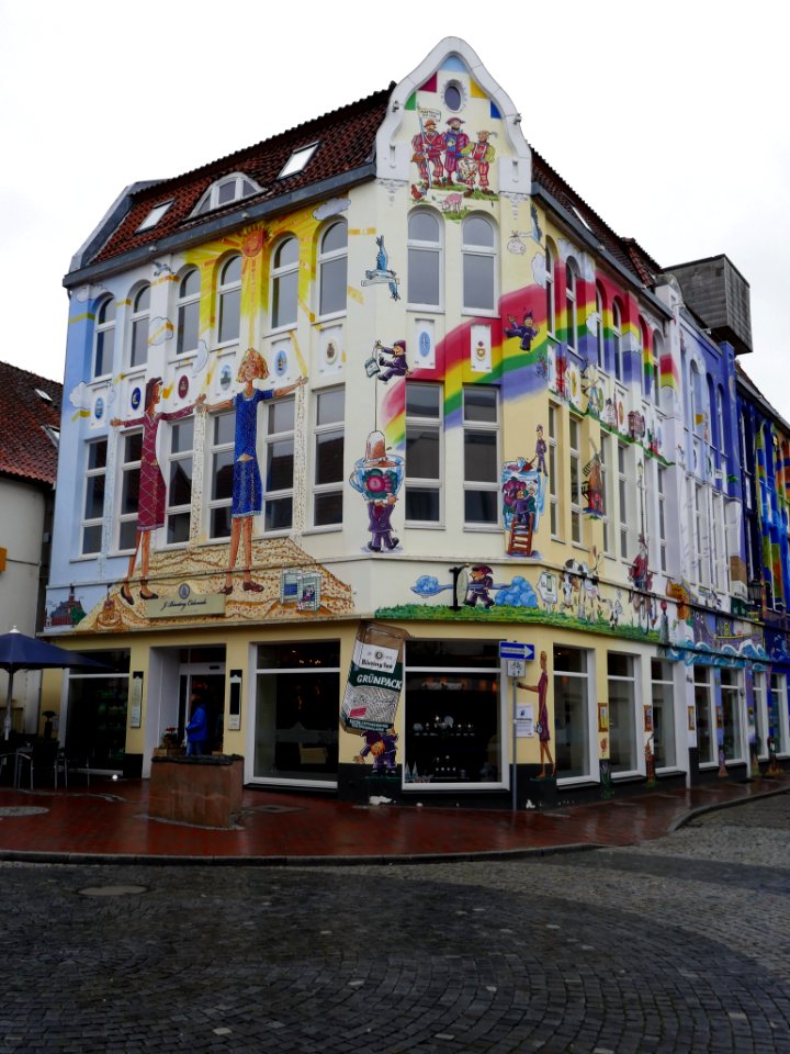Building Town Facade Neighbourhood