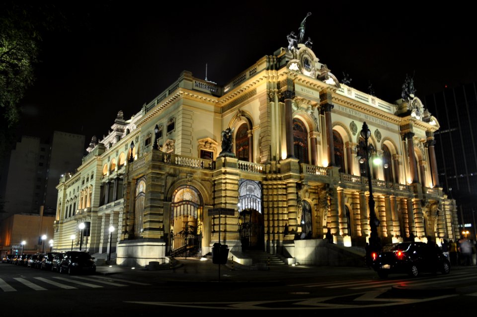 Metropolis Landmark Night Classical Architecture