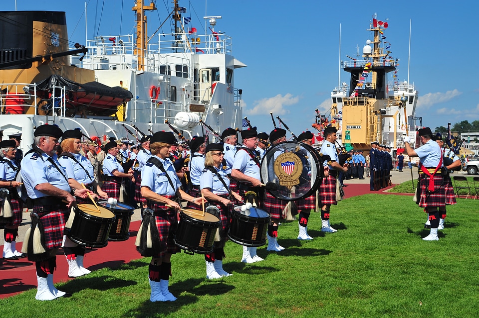 Music bagpipes drums