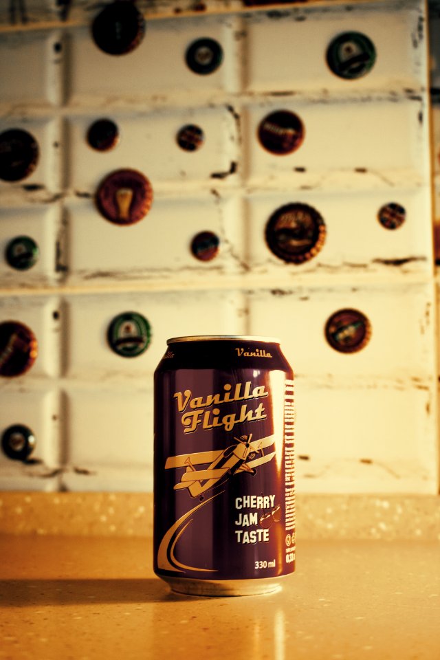 330ml Vanilla Flight Cherry Jam Taste Can On Brown Wooden Surface