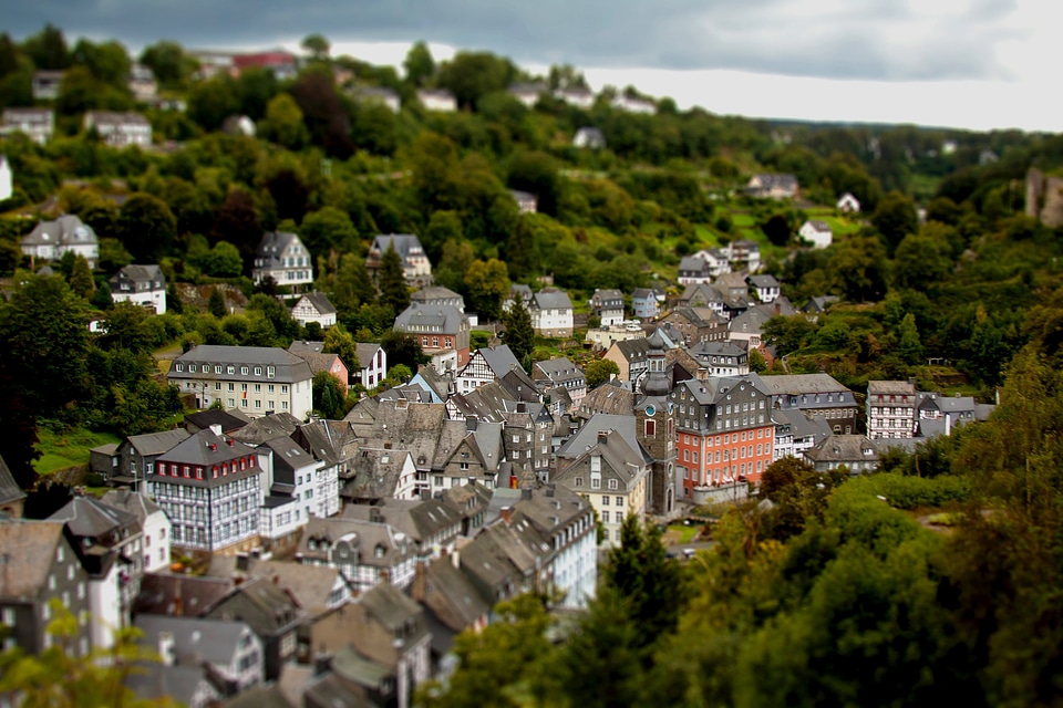 Tilt shift eifel hike