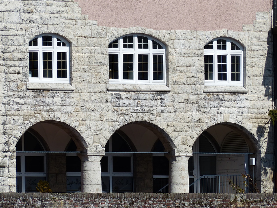 Passage window masonry
