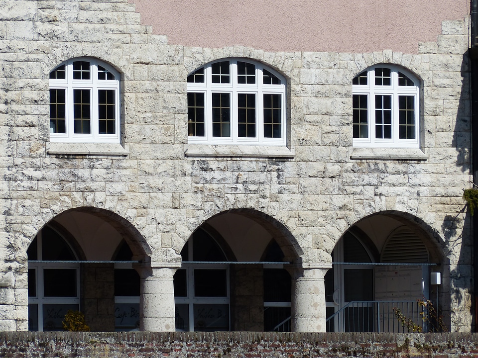 Passage window masonry photo