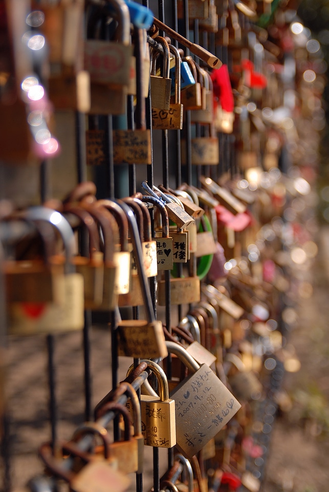 Key lover oath fence trust
