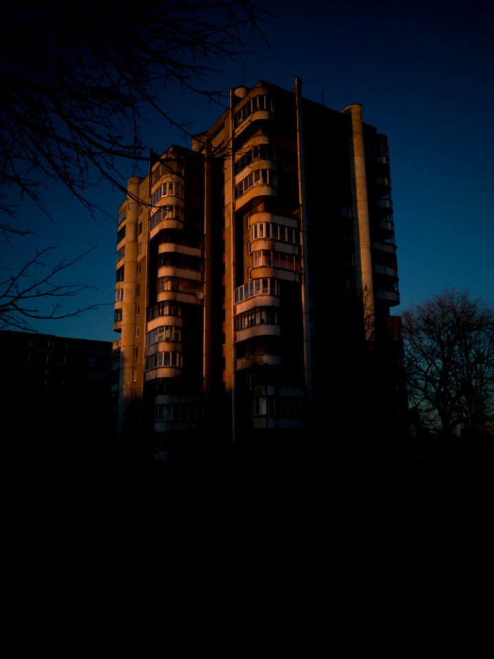 Brown And Beige High Rise Building