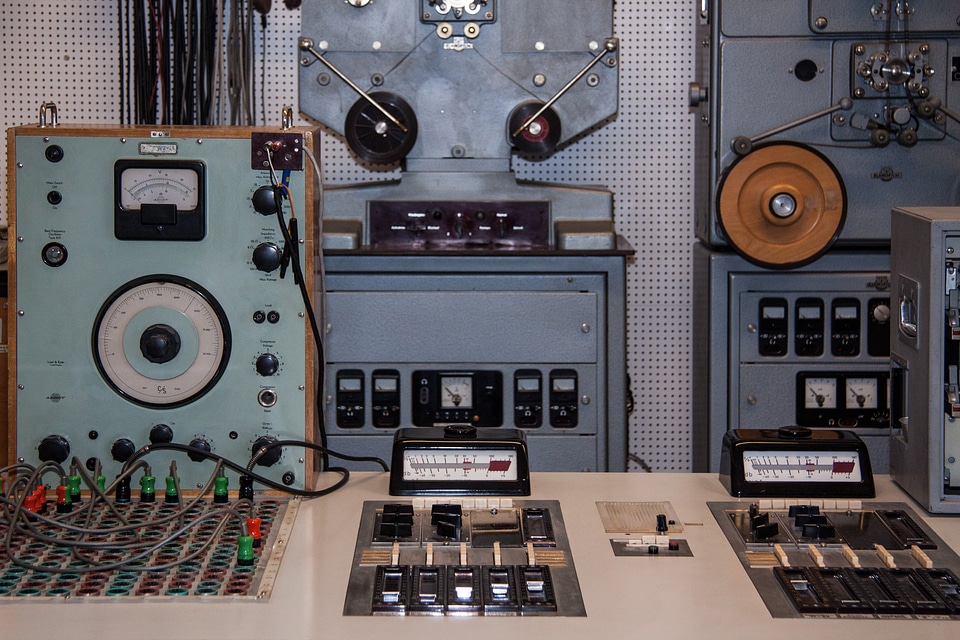1960 synthesizer generator wall