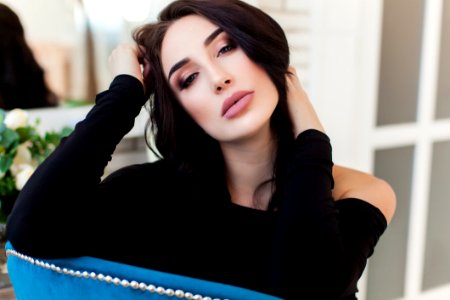Beauty Shoulder Sitting Black Hair