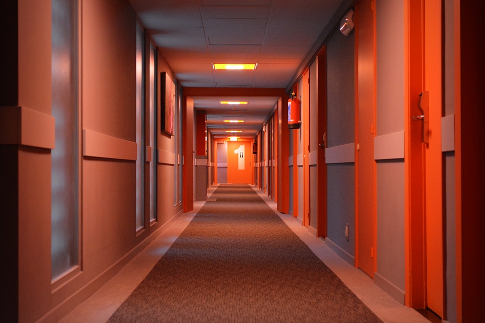 Perspective floor doors