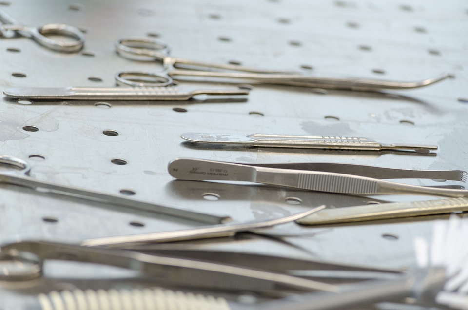The surgeon's knife laboratory theater
