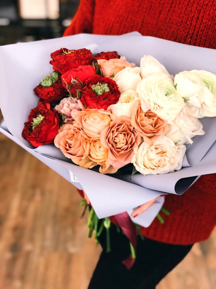 Red Peach And White Roses Bouquet photo