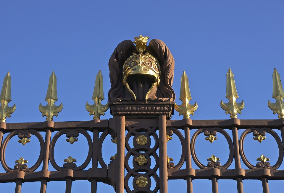 Clouds gate helmet photo