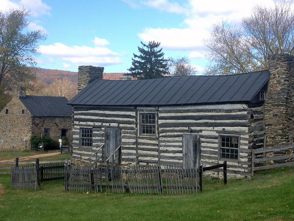 Rural old log house