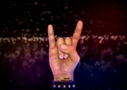 Finger Hand Thumb Phenomenon