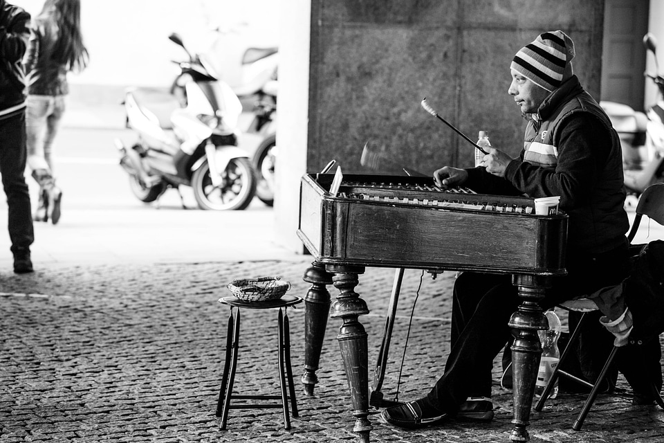 Instrument entertainment street music